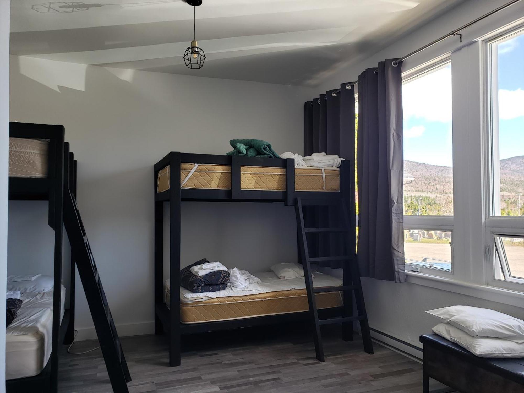 Auberge La Petite Ecole De Forillon Gaspé エクステリア 写真